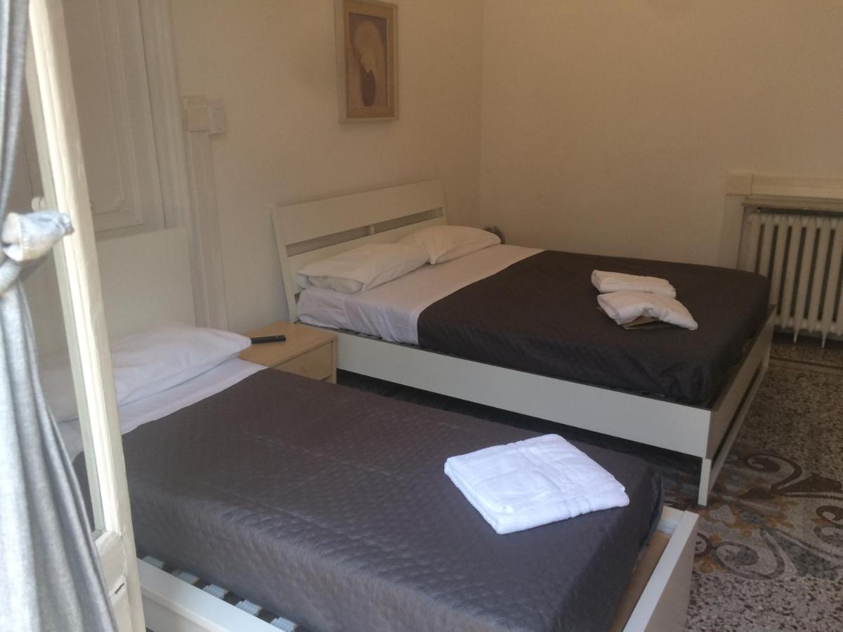 Guest House Roma ジェノヴァ エクステリア 写真